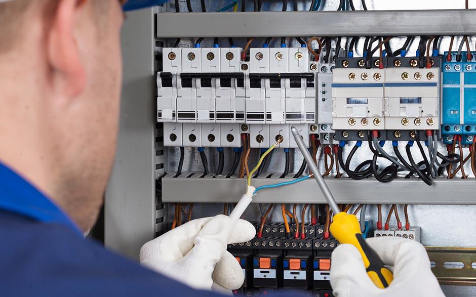 taux horaire électricien Vélizy-Villacoublay